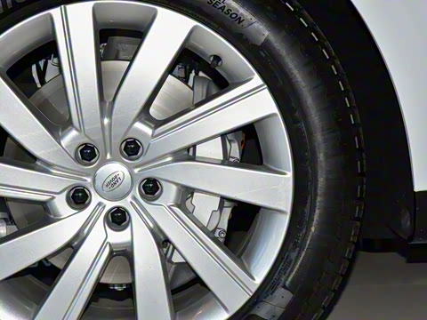 2025�� 3.0 L6 360PS ʢ����