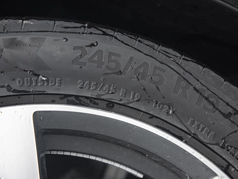 2025�� Avant 45 TFSI ��̽�ռ�