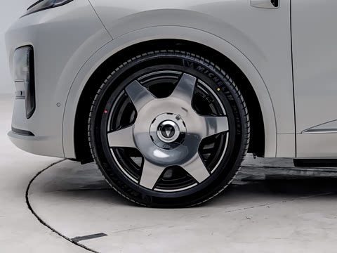 2025�� ����Ultra+ �߶���