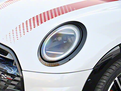 2025�� JOHN COOPER WORKS