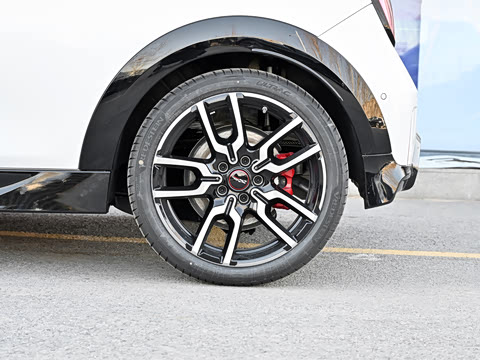 2025�� JOHN COOPER WORKS