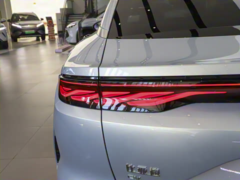 2025�� EV 701KM�����״��콢��