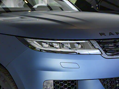 2025�� 4.4 V8 SV Edition Two