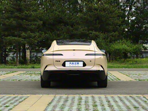 2024�� 700 ���������������