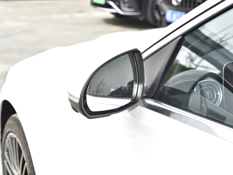 2025�� �Ŀ� C 260 L �˶���