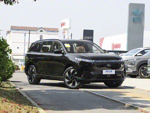 2025�� 636Max���Ȱ� 5��