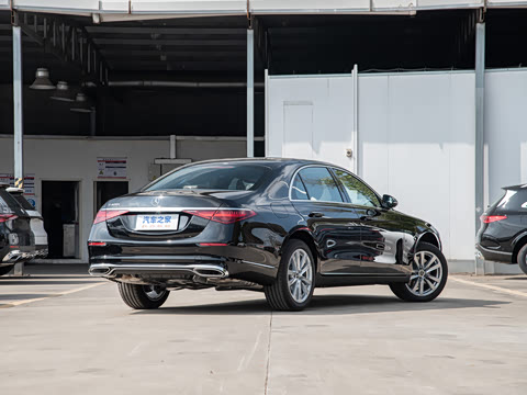 2025�� S 400 L ������