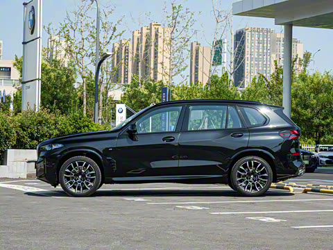 2025 xDrive 40Li M˶ҹװ