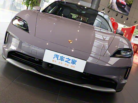 2024�� Taycan 4 Cross Turismo