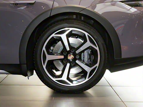 2024�� Taycan 4 Cross Turismo