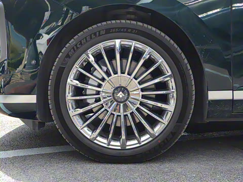 2025�� 700 Ultra�������������״��