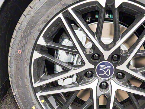 2025�� EV �Ǽݰ� 605KM������