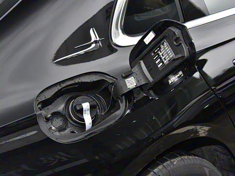 2025�� �Ŀ� E 300 L ������