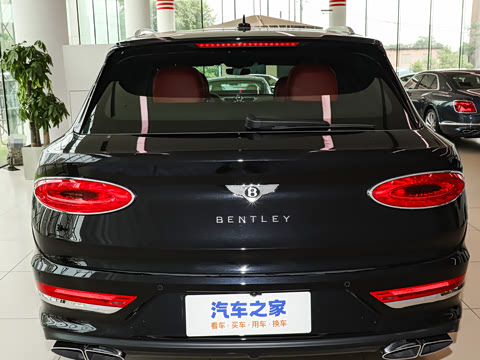 2026�� 4.0T V8 ������