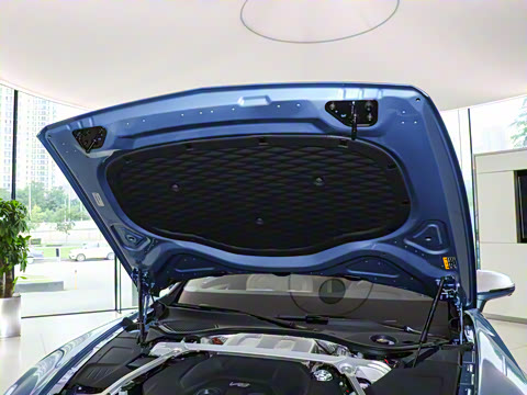 2026�� 4.0T V8 Mulliner