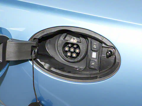 2026�� 4.0T V8 Mulliner