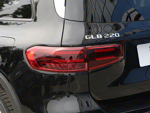 2025 GLB 220 4MATIC