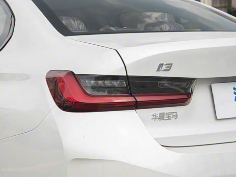 2025�� eDrive 40 L ��ҹ�˶���װ