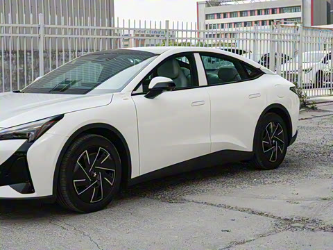 2025�� 560PRO 185kW