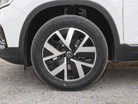 2025�� ������ 300TSI