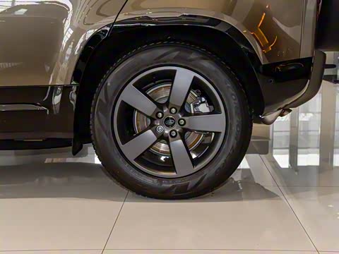 2025�� 110 3.0T P400 X-Dynamic HSE