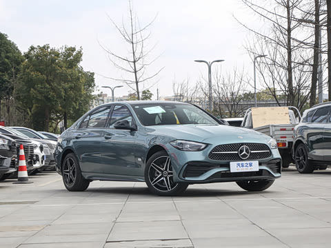 2025�� �Ŀ� C 260 L �ҹ�˶���