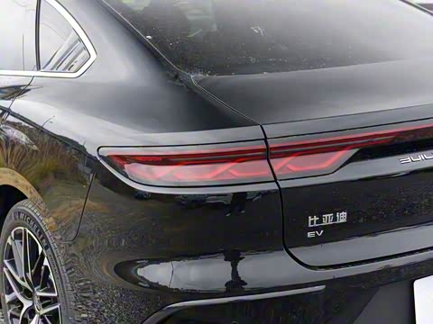 2025�� EV �Ǽݰ� 701KM������