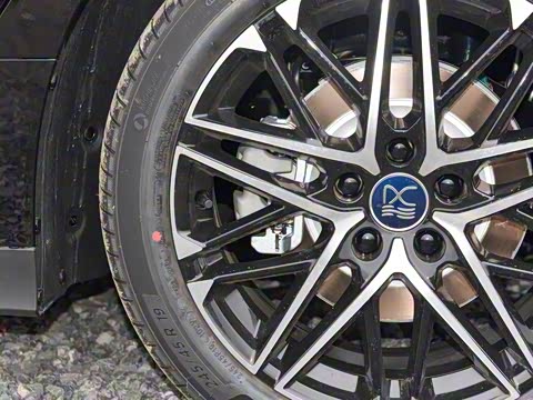 2025�� EV �Ǽݰ� 701KM������