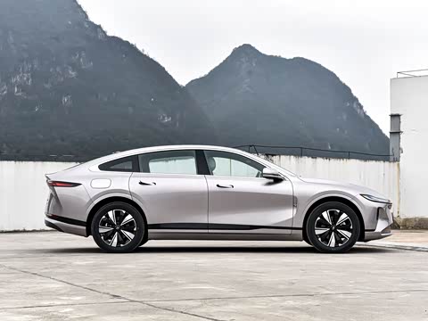 2025�� �������̰� 140��Ӣ��