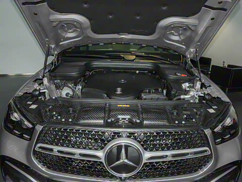 2025�� �Ŀ� GLE 450 4MATIC ������