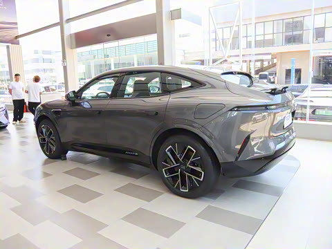 2025�� �Ŀ� Max ���̰�