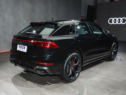 2025�� RS Q8 4.0T 45��������