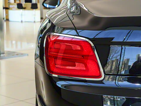 2024�� V8 Edition 8