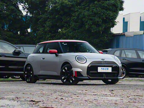 2025�� JOHN COOPER WORKS