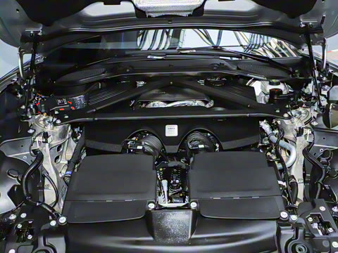 2025�� 4.0T V8 Coupe