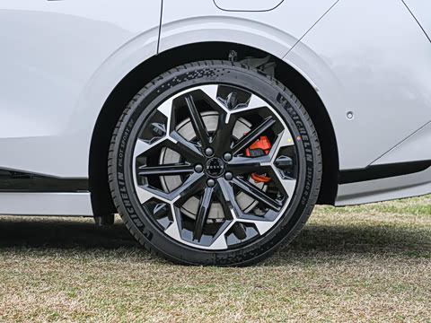 2025�� �����������Ǽݰ� 100kWh