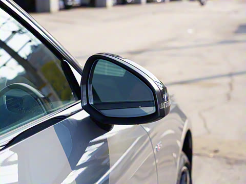 2025�� 200���������� 40 TFSI ����������