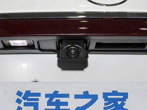 2025�� �Ŀ� E 300 L ������