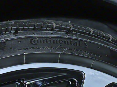 2024�� Taycan 4 Cross Turismo