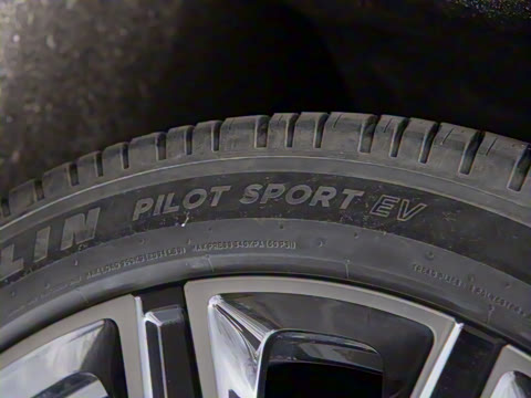 2025�� ���� 331km Ultra