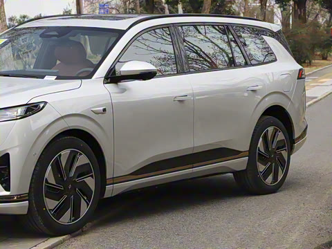 2025�� 210Max���Ȱ� 6��