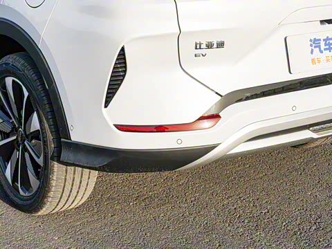 2025�� EV �Ǽݰ� 605km �콢��