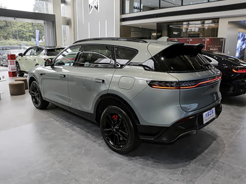 2025�� 318 259km ����̽����