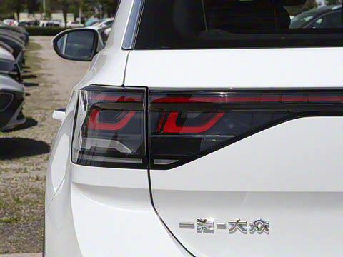 2025�� �Ŀ� 300TSI DSG���������