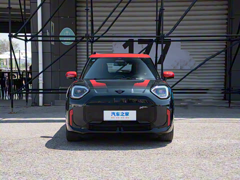 2025�� JOHN COOPER WORKS