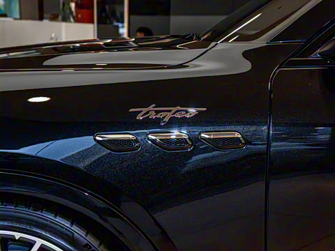 2023�� 3.0T Trofeo