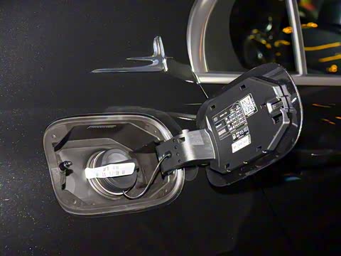 2025�� �Ŀ� C 260 L �˶���