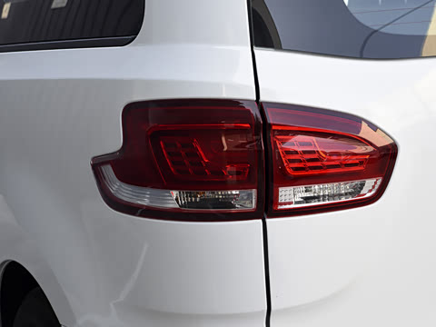 2025�� 2.0L �ֶ��м����а� CNG 7��