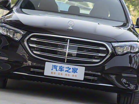 2025�� �Ŀ� E 300 L ������