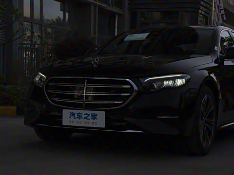 2025�� �Ŀ� E 300 L ������